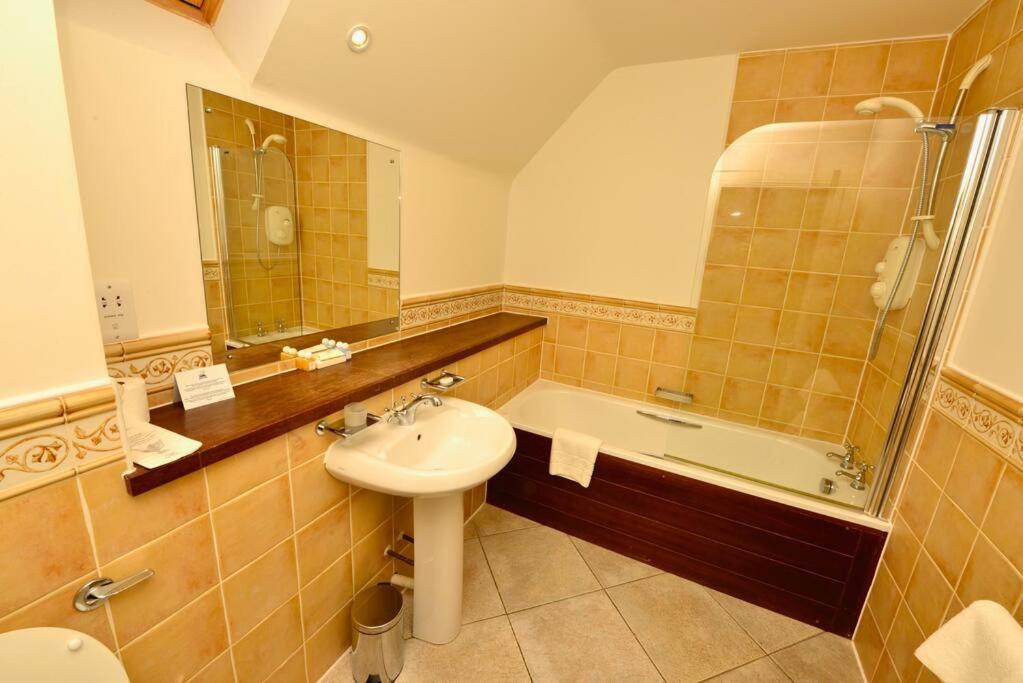 Ryder Cup Lodge Duchally: Luxury Retreat with Leisure Club & Pet-Friendly Amenities Auchterarder Exterior photo